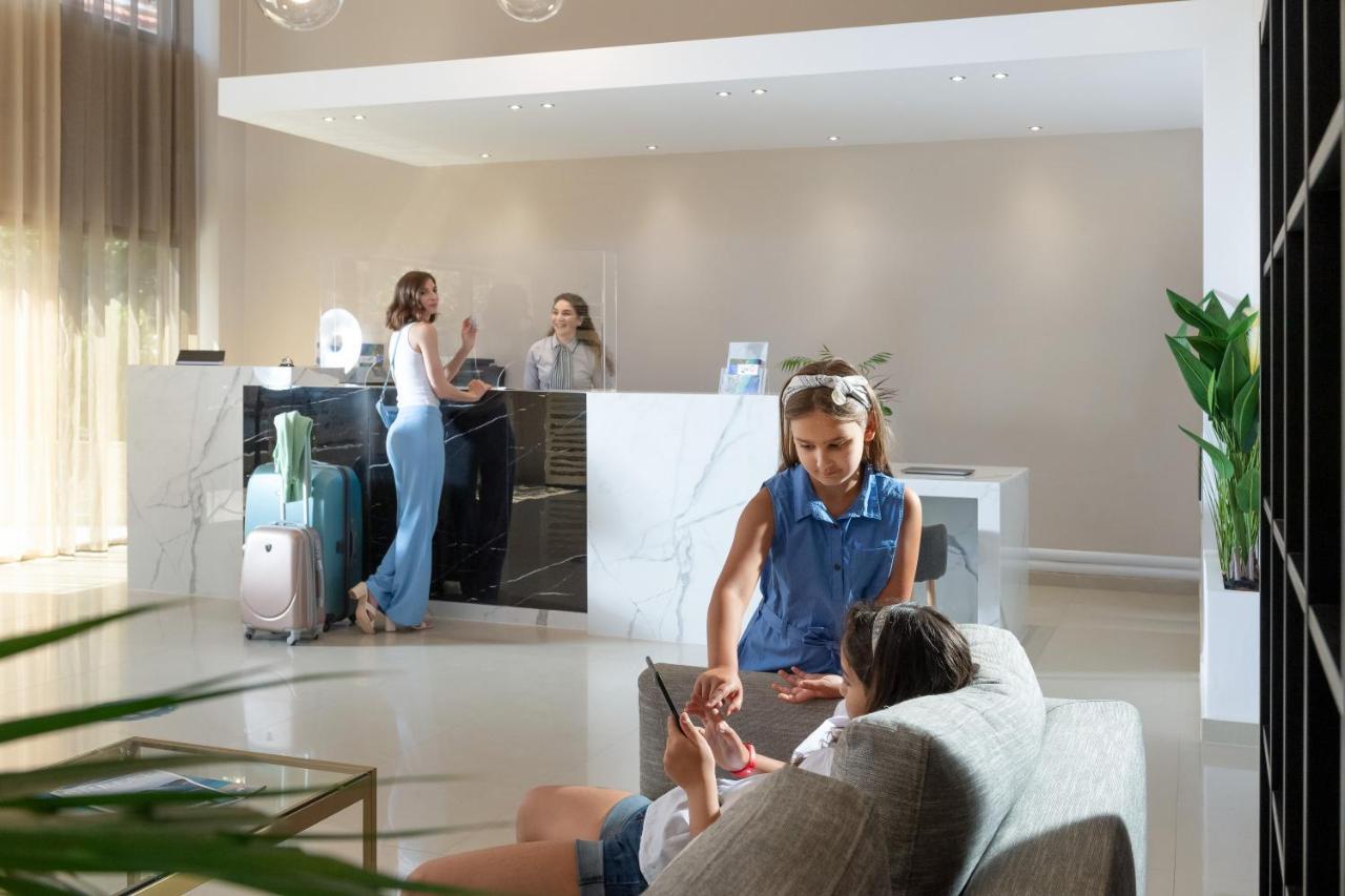Hotel Simeon 메타모르포시 외부 사진