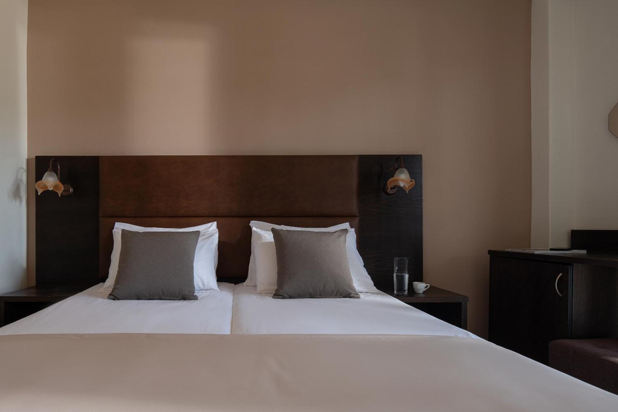 Hotel Simeon 메타모르포시 외부 사진