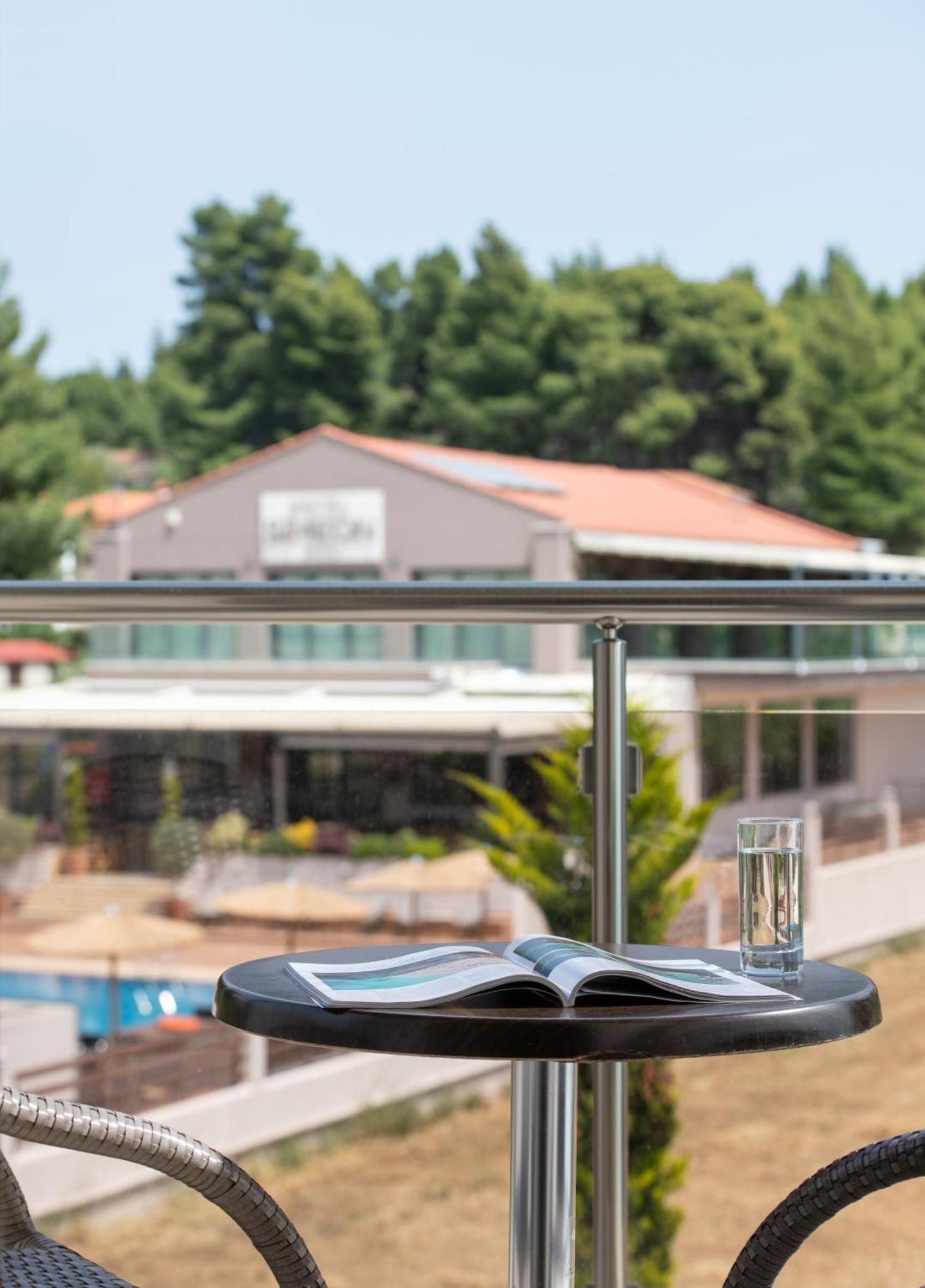 Hotel Simeon 메타모르포시 외부 사진